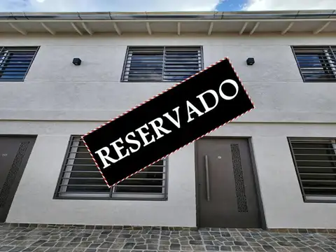   RESERVADO   DPTO 3 AMB., INT, DÚPLEX, C/PATIO PROPIO