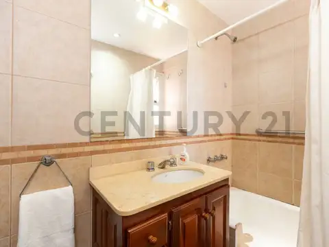 Juan Bautista De La Salle 4100, Piso 0