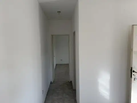 Casa de 2 Ambientes sobre amplio terreno de 323m2! Super Oportunidad