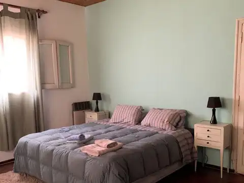 Casa en Alquiler con 1 cochera