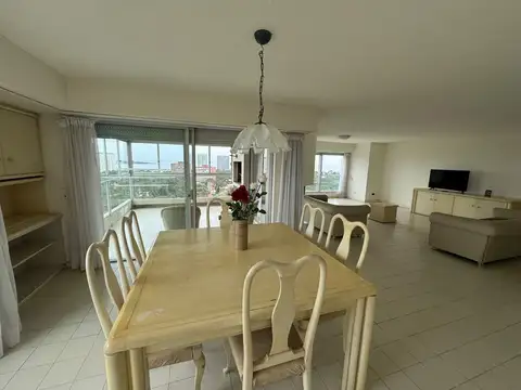 Departamento en Venta de 4 dormitorios