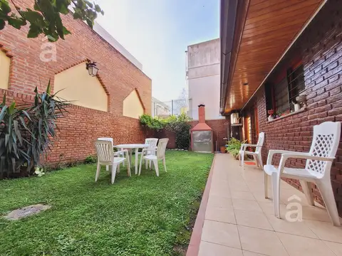 Casa en Venta con 3 cocheras