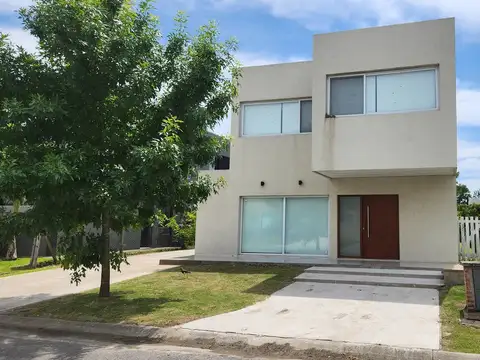 Boulevard de Todos los Santos 4300