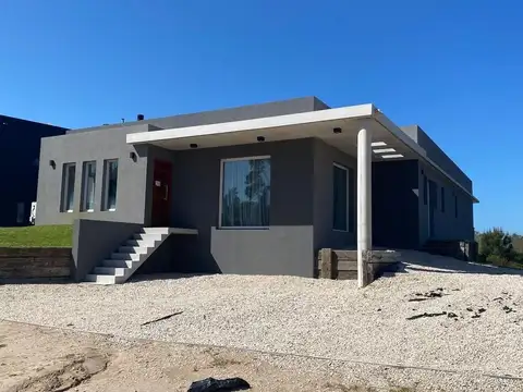 Casa en Venta 3 Dormitorios en Costa Esmeralda Barrio Senderos Barrio Privado