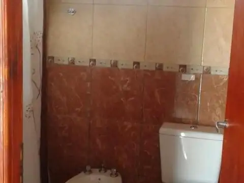Departamento 9 ambientes con 4 baños