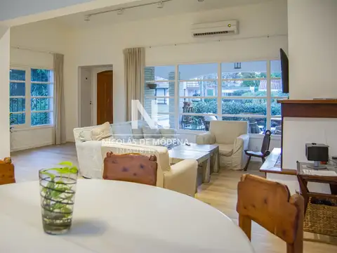 Casa en Alquiler Temporal en Playa Mansa, USD 8.000