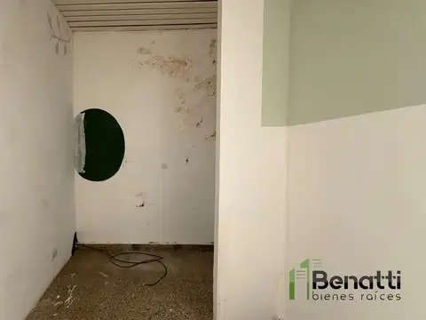 Local en alquiler con vidriera en zona céntrica Ciudadela