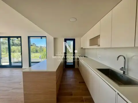 Venta Apartamento de 2 Dormitorio Proximo a Estrenar en Carrasco -  Montevideo