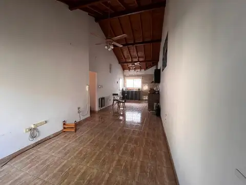 Depto Tipo Casa en Alquiler de 4 dormitorios