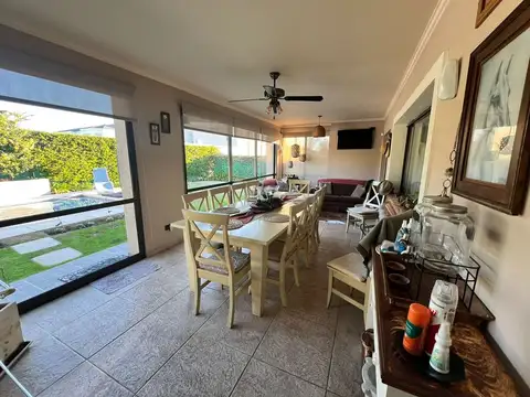 Casa 6 ambientes con 3 baños