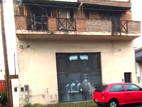 GALPON 195 M2. LOZA HORMIGON ,DE 5 MT. PORTON CAMION