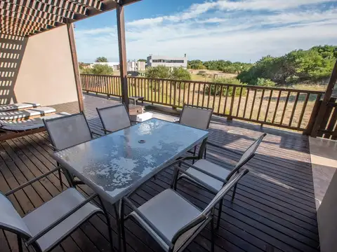 Espectacular casa con pileta climatizada en Residencia I, Costa Esmeralda.