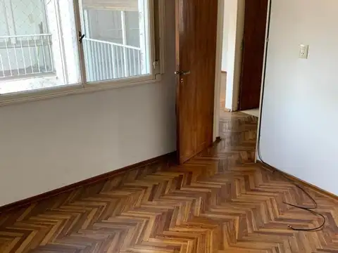 Lautaro 100, Piso 6