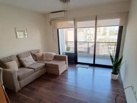 Departamento 1 dormitorio. Centro. Doble Balcon. Cochera. Quincho. Parrillero