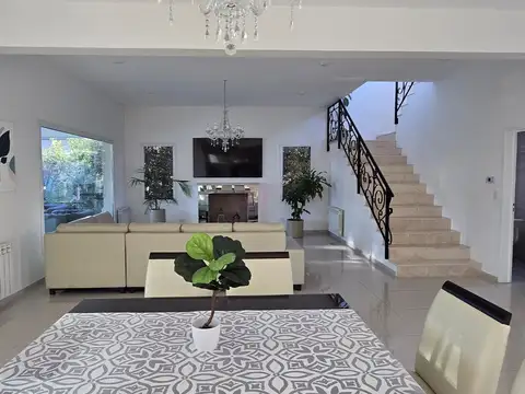 Casa  en Venta en Los Jazmines, Pilar del Este, Pilar