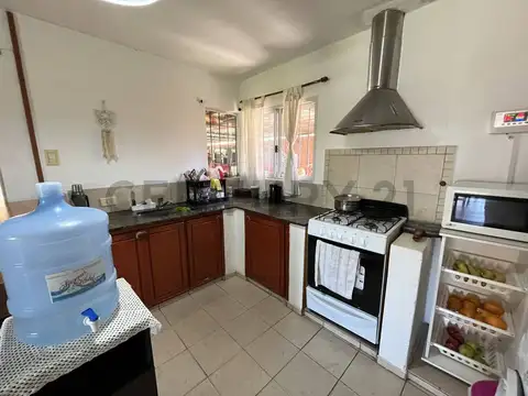 Casa 5 ambientes con 2 baños