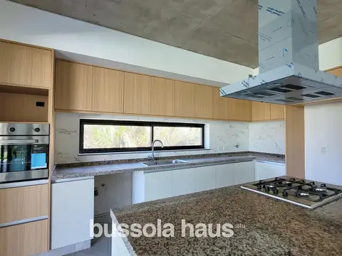 Casa en Venta en Puertos - Barrio Vistas, USD 470.000