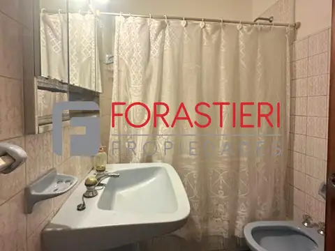 Casa en Venta con 4 cocheras