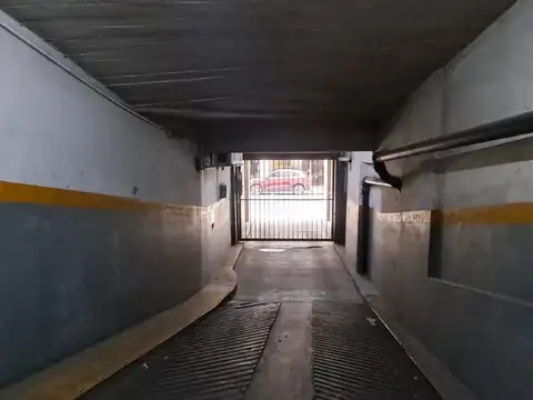 Cochera cubierta  en venta Retiro