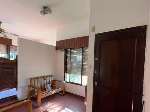Casa en Alquiler con 1 cochera