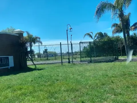 VENTA Lote de 2000 metros cuadrados en Club de Campo LA AMANECIDA, Exaltacion de la Cruz.