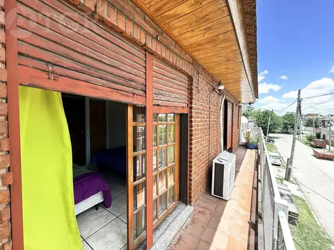 Depto Tipo Casa en Venta al Este