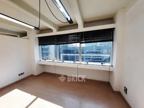 Oficina en Venta con 3 cocheras