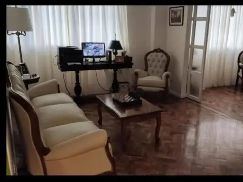 VENTA TRES AMB EN RECOLETA CON PATIO LUMINOSO! OPORTUNIDAD 