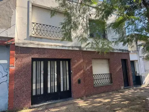 CASA EN VENTA EN BLOQUE LA PLATA
