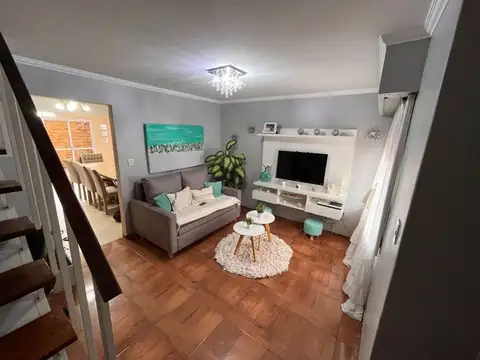 VENTA CASA 4 AMBIENTES MORON PARRILLA APTO CREDITO