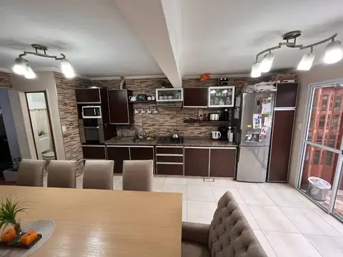 VENTA CASA 4 AMBIENTES MORON PARRILLA APTO CREDITO