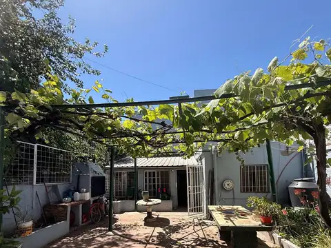 VENTA  CASA COCHERA QUINCHO PARRILLA VILLA RAFFO