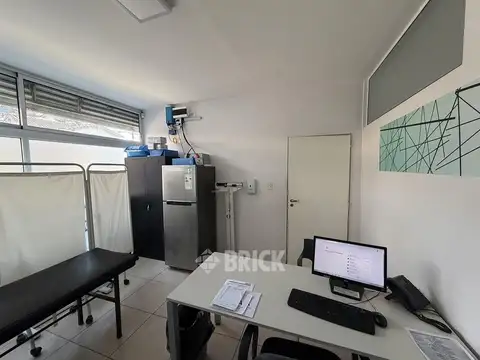 Casa 4 ambientes con 5 baños