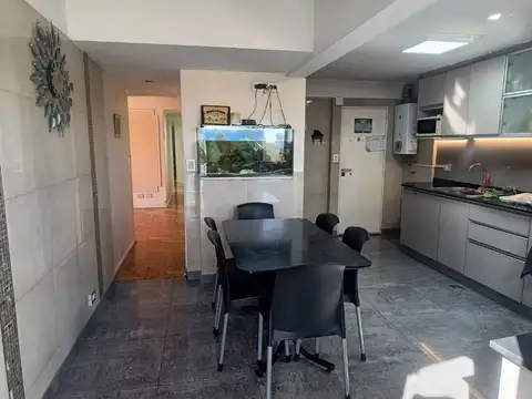 VENTA DTO 4 AMB + 2 BALCONES FLORES