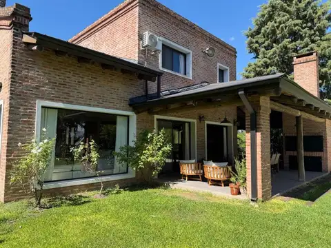 VENTA CASA 6 AMBIENTES EN LOS PILARES
