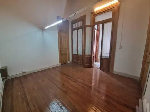 Depto Tipo Casa en Venta 90 años