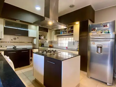Depto Tipo Casa en Venta de 6 ambientes