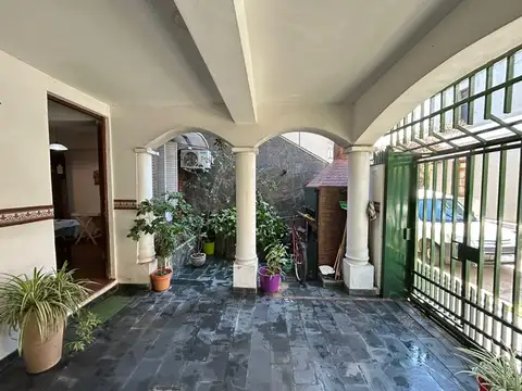 Casa 5 ambientes - Liniers