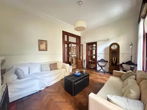 Casa 5 ambientes con 3 baños