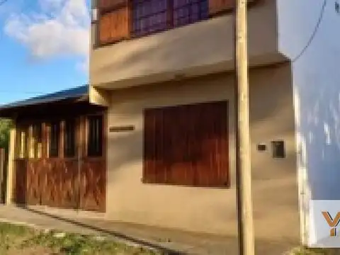 Casa en venta - 2 Dormitorios 1 Baño - 318Mts2 - Mar del Tuyú