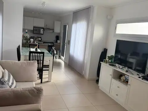 Depto Tipo Casa en Venta con 1 cocheras