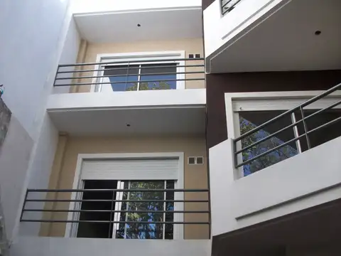 Gral Mitre 100, Piso 2