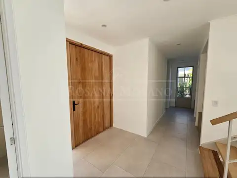 Casa 5 ambientes con 4 baños