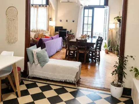 VENTA SEMIPISO AL FRENTE C/BALCON CATEGORIA