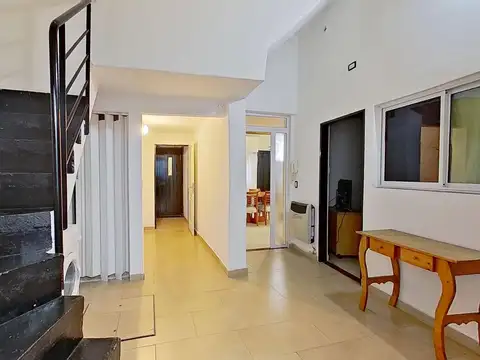 VENTA CASA MONTE CASTRO 5 AMBIENTES MULTIFAMILIAR