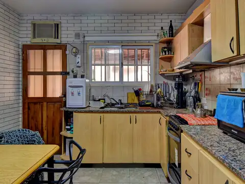 Casa 4 ambientes con 1 baño