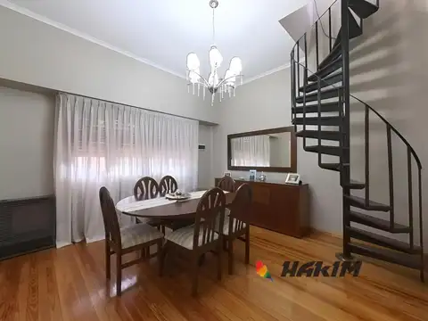 CASA 4 AMBIENTES- CON TERRAZA C/ PARRILLA- COMODO EN DIMENSIONES- SUPER LUMINOSO