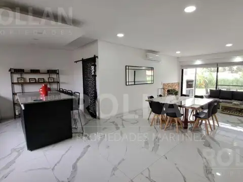 Casa en Venta con 5 cocheras