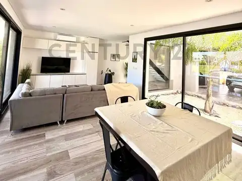 Casa 4 ambientes , amoblada con amarra en alquiler anual , Barrio Nautico Canal Villanueva