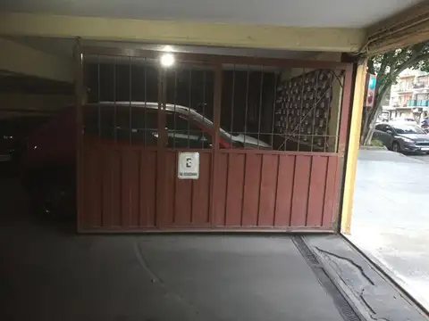 Venta Cochera Belgrano, fija en Planta Baja.